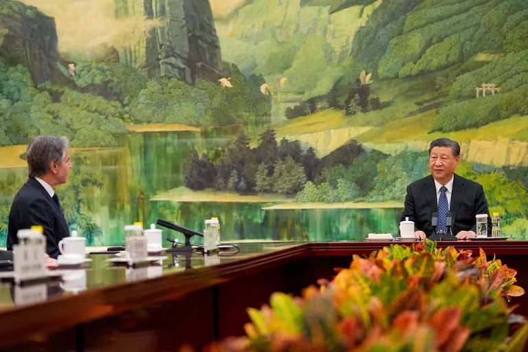 Antony Blinken y Xi Jinping