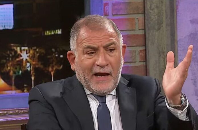 crítica de luis juez a martín lousteau