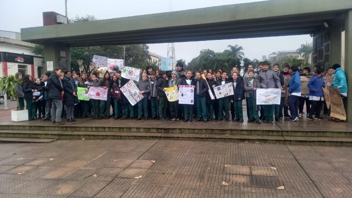 masiva marcha en Oberá contra las adicciones