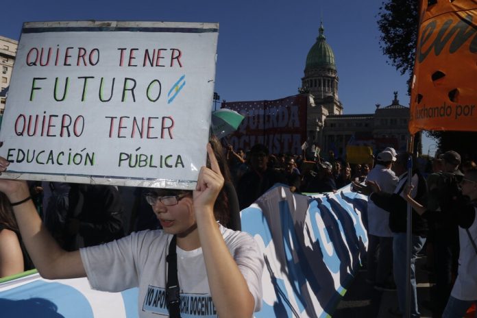 MARCHA UNIVERSITARIA