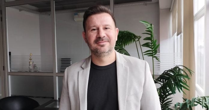 ministro Aranda confirmó la proyección de partidos de la Selección en escuelas