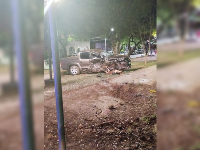 choque auto y camioneta centro posadas (1)