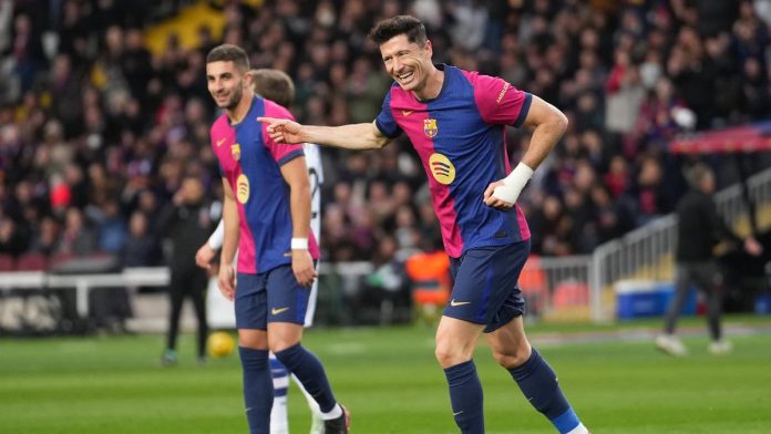 Barcelona goleó a Real Sociedad por 4-0 y recuperó la cima de LaLiga
