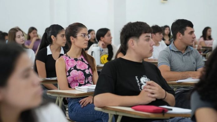 4987unau