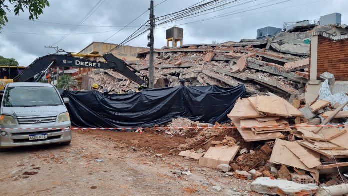 derrumbe de un edificio en Encarnación