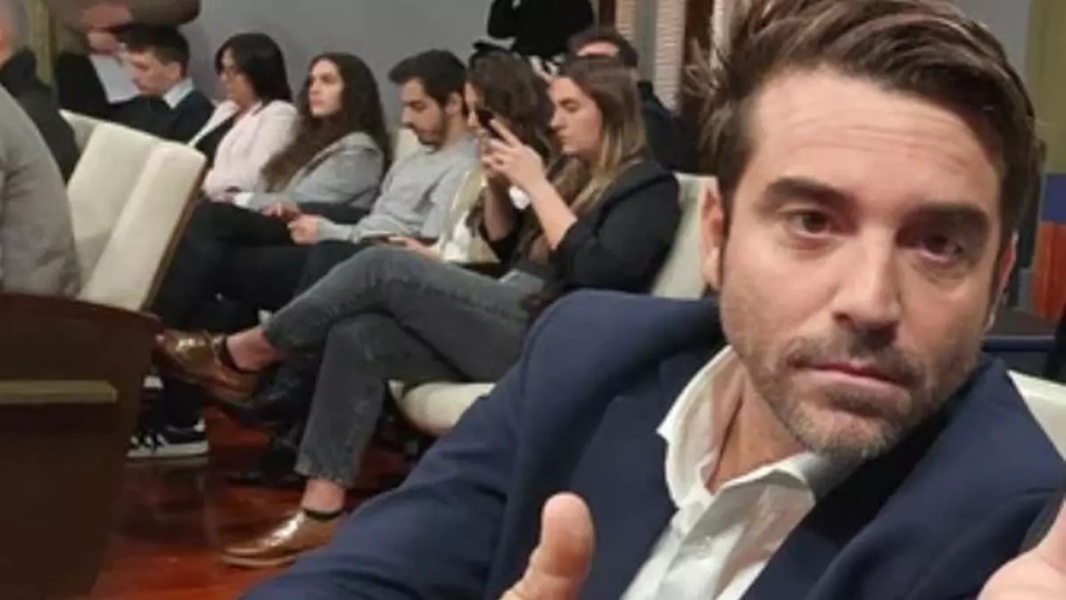Javier Negre, en una de las conferencias de prensa del vocero presidencial Manuel Adorni.