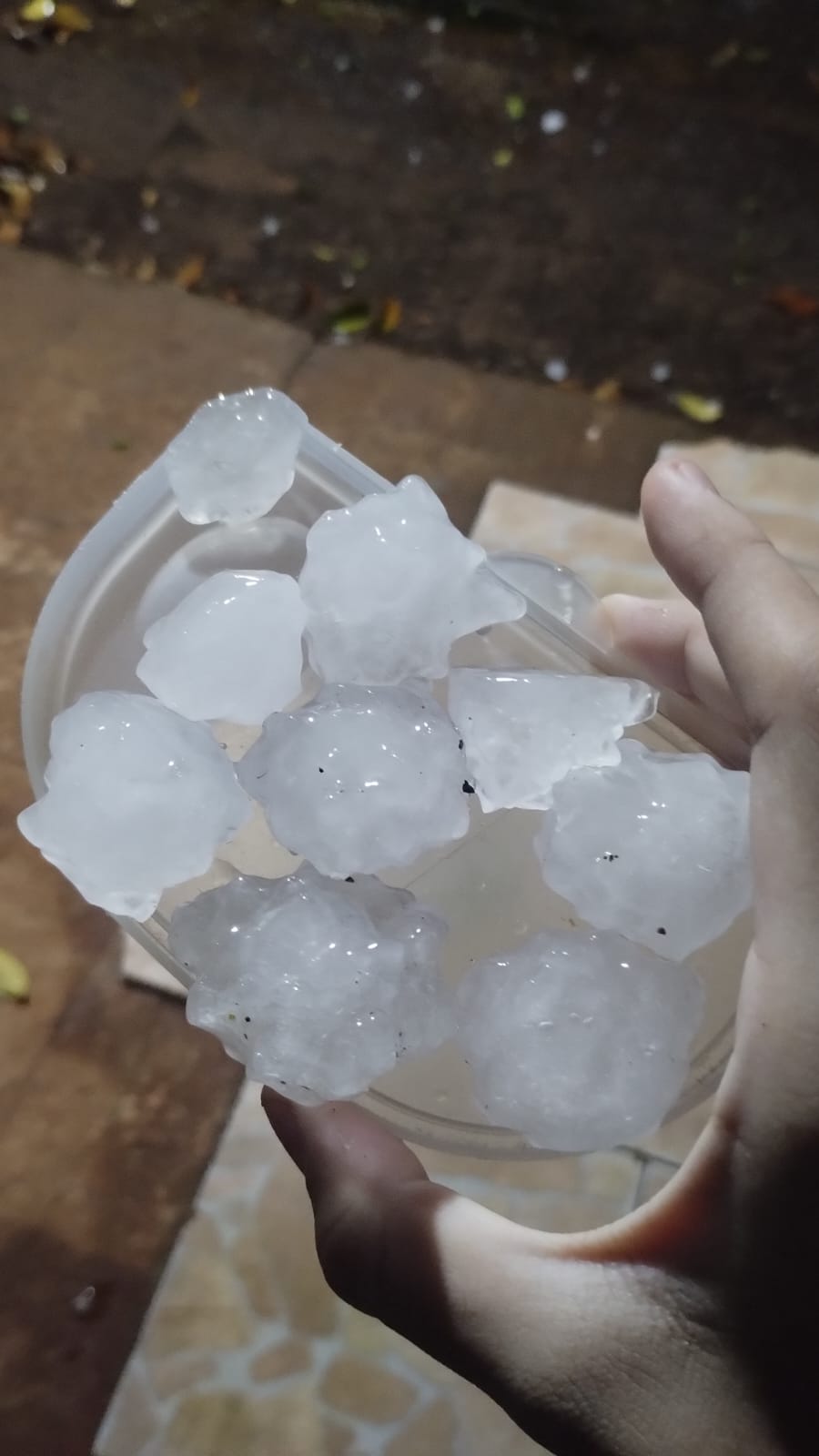 En San Pedro cayó granizo a últimas horas de la noche de este miércoles.