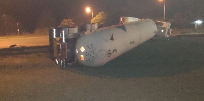 volcó un camión cisterna