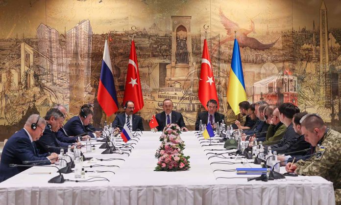 Peace talks between delegations from Russia and Ukraine Ucrania y Rusia