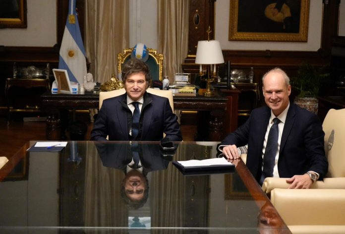 Milei y ADEBA Milei se reunió con la Asociación de Bancos en medio de tensiones por la reforma jubilatoria y el mercado financiero
