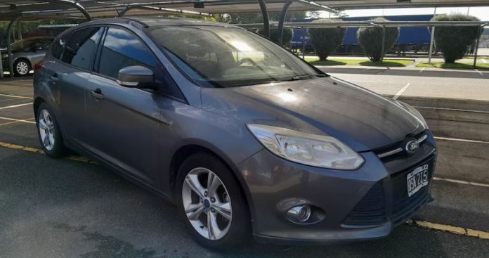 Rematan autos nuevos y viejos Rematan casi 50 autos