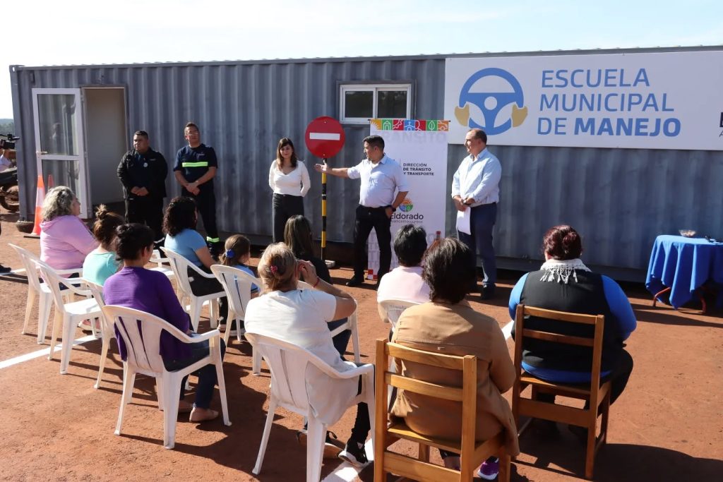 egresados de la Escuela Municipal de Manejo de Eldorado