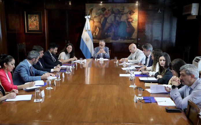 05.11.25 Lugones con ONU para fortalecimiento interoperabilidad sistema sanitario (1)
