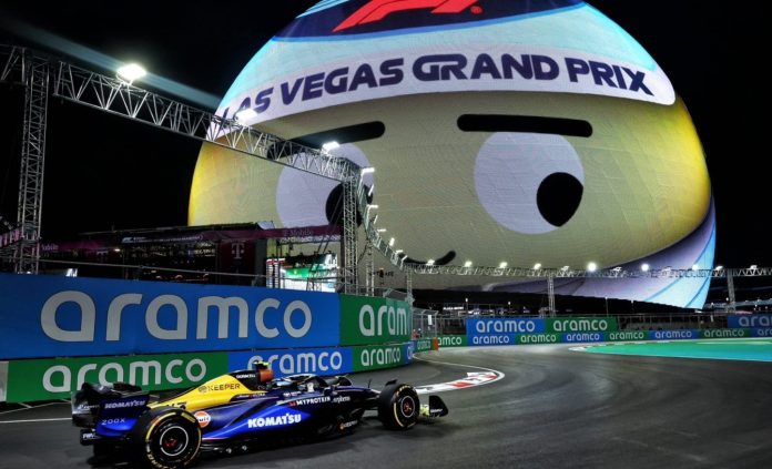 Colapinto manejando el Williams en el GP de Las Vegas en 2024.