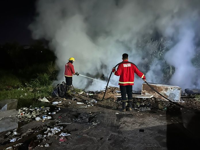 incendio de malezas en el barrio Fátima
