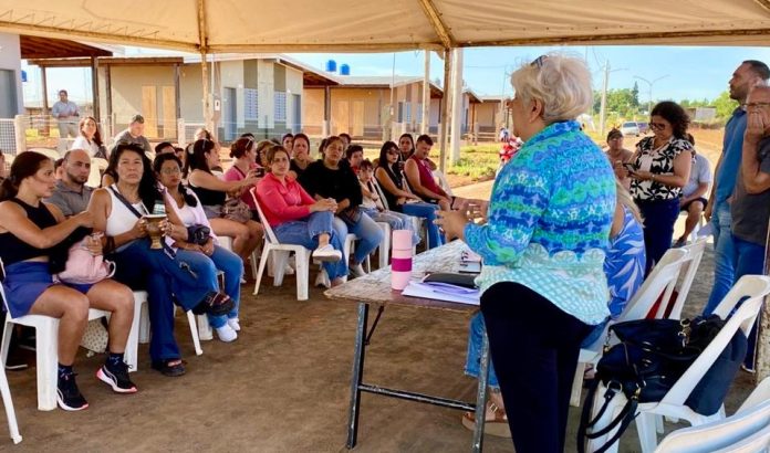 1.3 Recorrida con preadjudicatarios en Itaembé Guazú para avanzar en entregas de viviendas