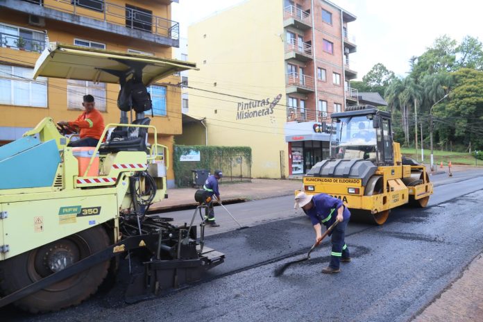 Eldorado avanza con el bacheo profundo de la avenida San Martín