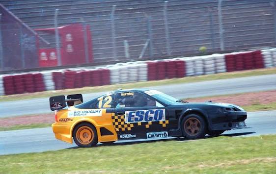 El primer auto campeón del Top Race está en una esquina de Posadas