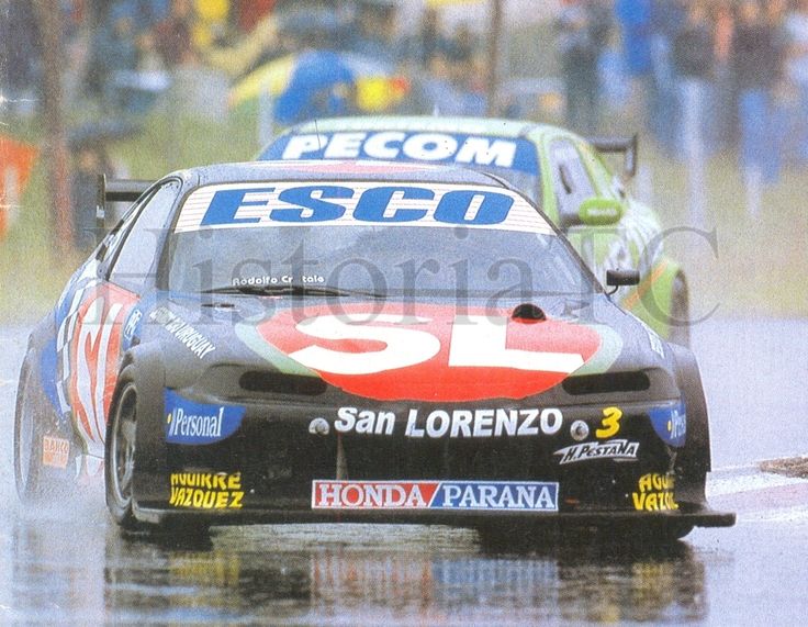 El primer auto campeón del Top Race está en una esquina de Posadas