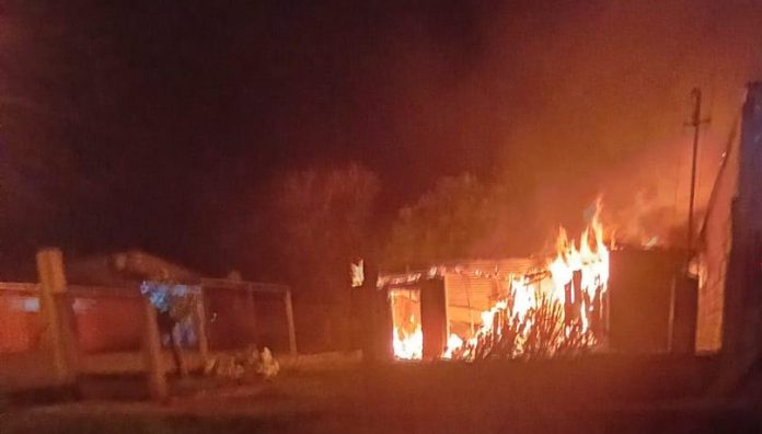 Incendio de vivienda en San Javier