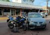 choque entre un automóvil y una motocicleta