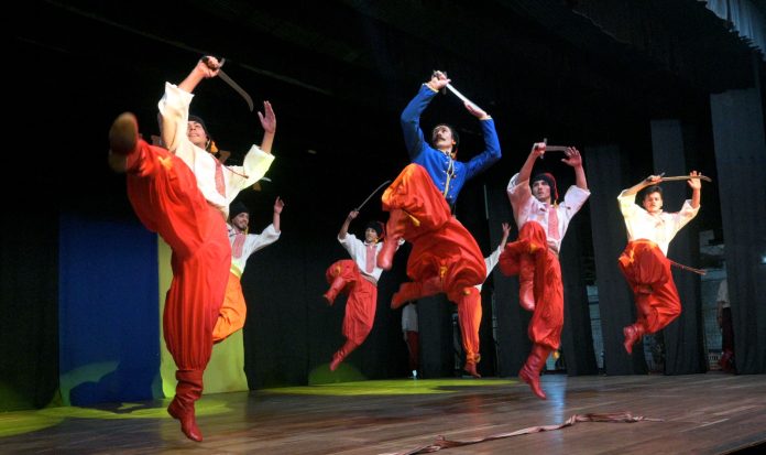 Ballet Kolomeika Asociación Cultural Ucraniana