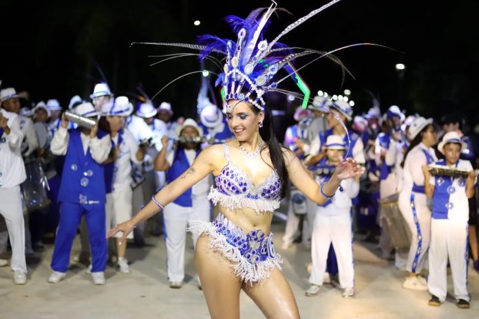 Más de 10 mil personas 2 Carnaval Regional del Alto Paraná Eldorado