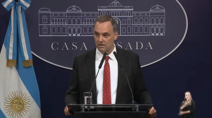 manuel adorni