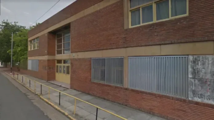 Mató a un compañero e hirió a otros dos en una escuela
