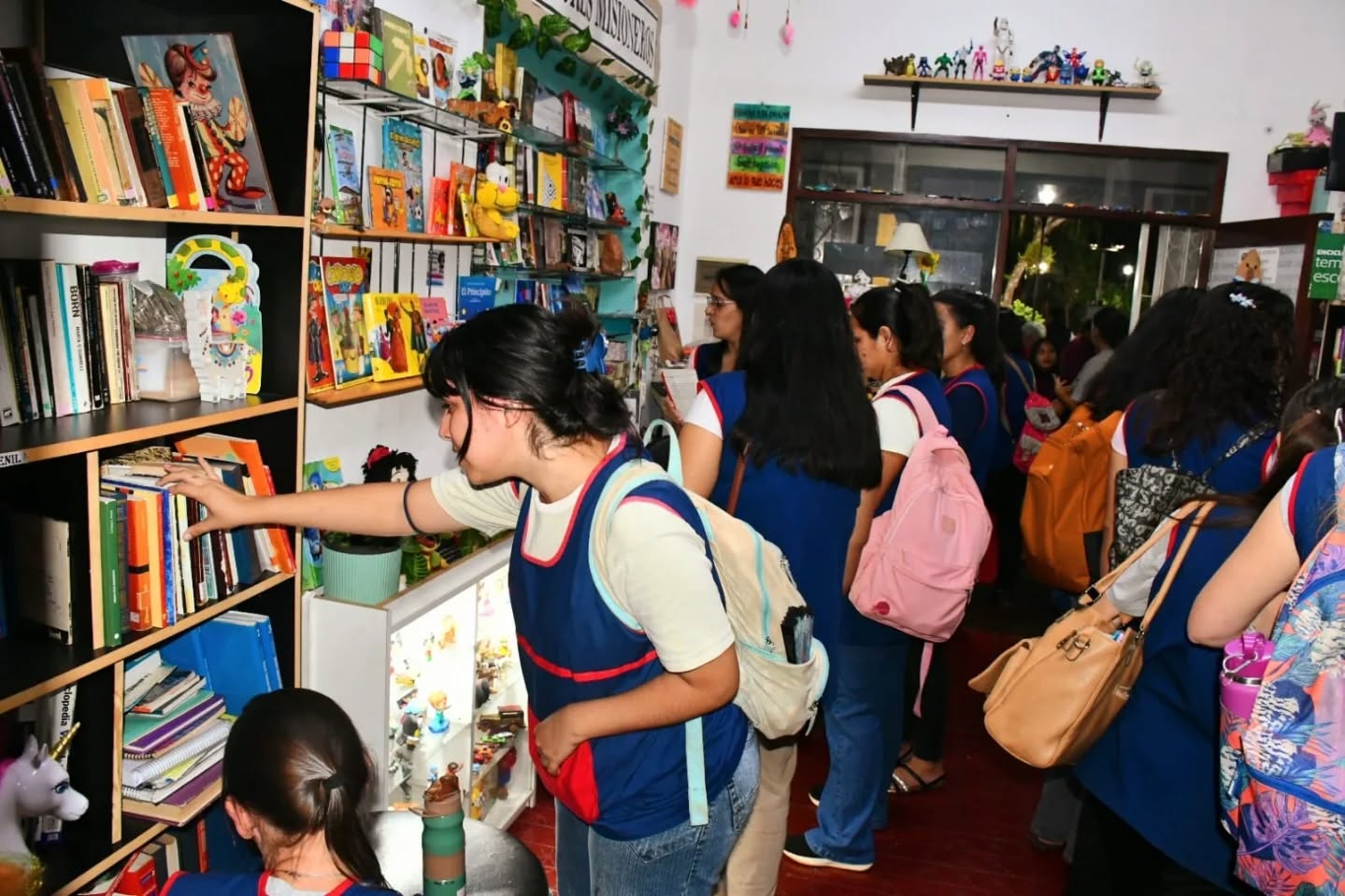 Eldorado realizó una muestra de Arte Itinerante por el Día del Libro