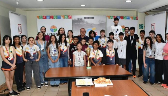 Eldorado reconoció a la Escuela Municipal de Atletismo por la obtención de la Copa Provincial de Clubes 2025