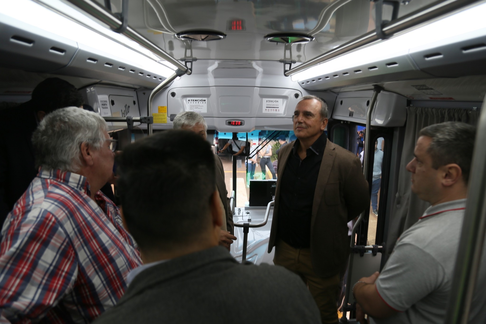 Presentaron 10 colectivos 0 km para el transporte urbano de Eldorado