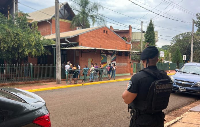 operativos policiales por tiroteos escolares