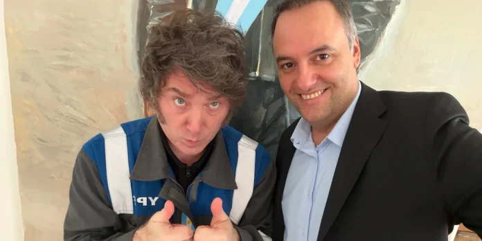 Javier Milei recibe a Manuel Adorni