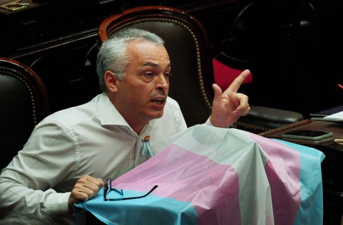 Créditos VIP a funcionarios y legisladores de La Libertad Avanza