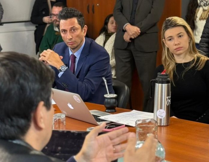 Bloque LLA en comisión