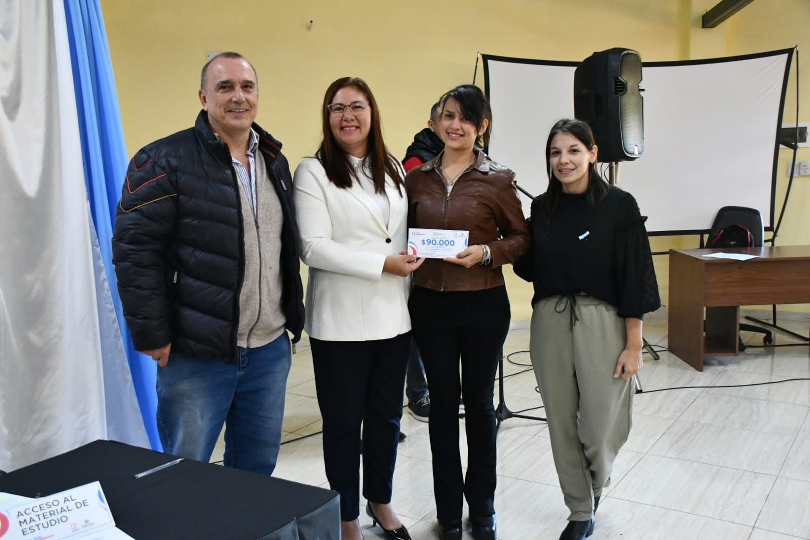 Eldorado entregó más de 150 becas estudiantiles