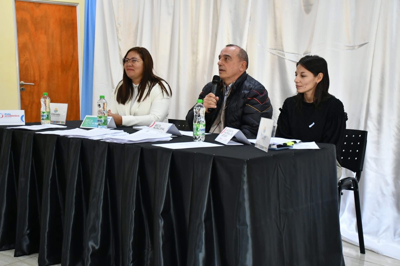 Eldorado entregó más de 150 becas estudiantiles