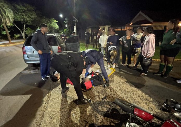 Choque entre auto y moto en Posadas