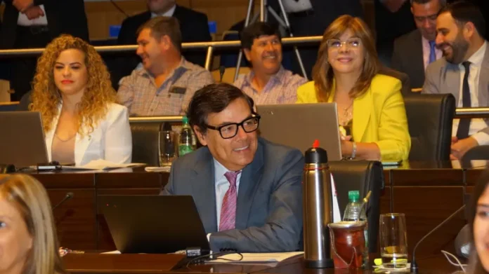 Carlos Rovira en la banca