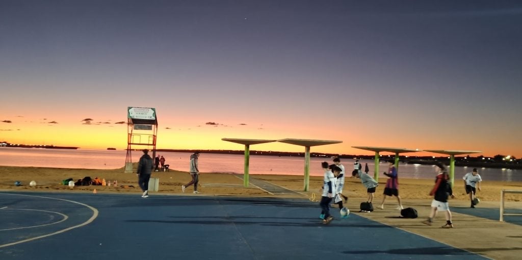 Un proyecto para regular la actividad física en la Costanera de Posadas abre el debate entre la seguridad y el entrenamiento libre