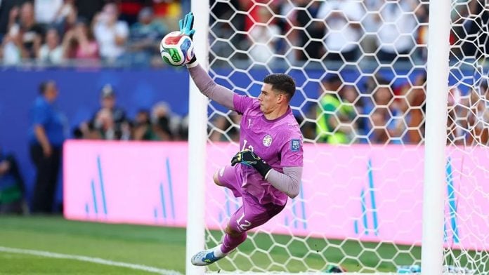 Orlando Gil- Paraguay