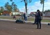 Jardín América: motociclista de 19 años resultó herido tras chocar con un automóvil en una esquina céntrica