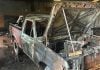 Una camioneta resultó destruida tras un incendio en un taller de chapa y pintura en Oberá