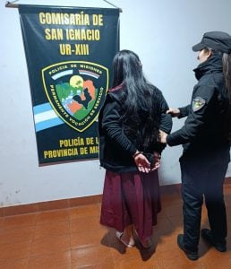 Escapó de un control de tránsito y sus familiares atacaron a los policías: una mujer terminó detenida imagen-5