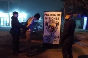Se identificó con un nombre falso para evitar la detención, pero descubrieron que era buscado por el robo de una moto en San Pedro imagen-5
