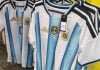 Las mejores opciones para regalar a papá en su día en pleno Mundial: camisetas, camperas y artículos de la Selección Argentina día del padre
