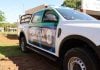 Hallaron a un hombre muerto dentro de un auto junto a una carta, whisky y pastillas