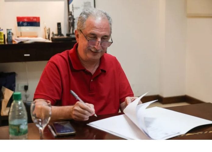 hugo firma