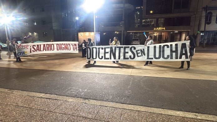 reclamo docentes Cámara de Representantes